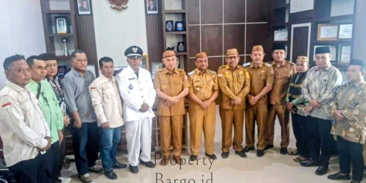 Tahir Ibura Resmi Dilantik Jadi Pj Kades Buhu Jaya, Bupati Pohuwato: Demi Stabilitas Pemerintahan Desa