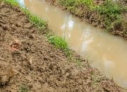 Atasi Sedimentasi, IR Team Normalisasi Irigasi di Molamahu, Aliran Air ke Sawah Kembali Lancar