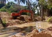 Deru Alat Berat Bawa Harapan, Tim Tiga Desa Bergerak Selamatkan Bulangita dari Ancaman Banjir