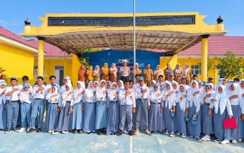 Kasat Lantas Polres Pohuwato Jadi Pembina Upacara di SMK 1 Duhiadaa, Siswa Diingatkan Tertib Berlalu Lintas