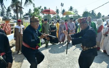 Moloopu Camat Baru Patilanggio, Yuslan Samadi Resmi Tempati Yiladia: “Tidak Meninggalkan Kotoran, Tapi Makanan”
