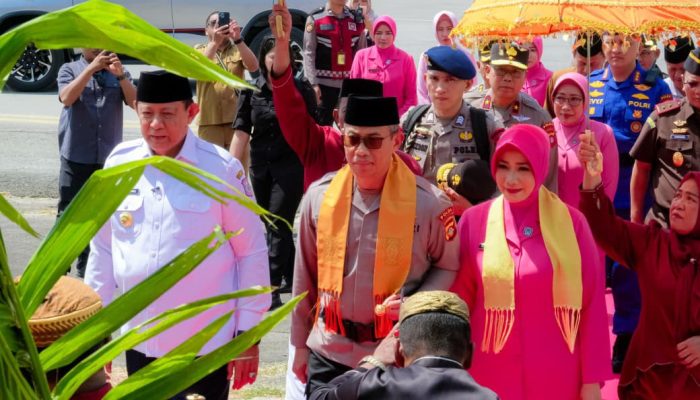 Kapolda Gorontalo Irjen Nurworo Danang Disambut Adat Mopotilolo, Tanda Restu Bertugas di Serambi Madinah