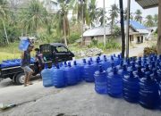 PT Gardatama Nusantara Salurkan 625 Galon Air Minum untuk Warga Desa Sandalan Pohuwato