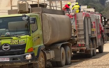 Pani Gold Mine Bantu Padamkan Kebakaran Lahan di Pohuwato, Kerahkan 8 Personel dan Mobil Pemadam